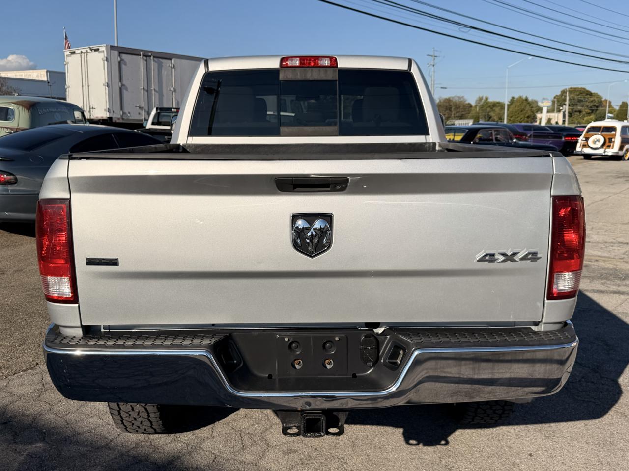 RAM 2500 SLT 4x4 Crew Cab 6'4" Box 2017