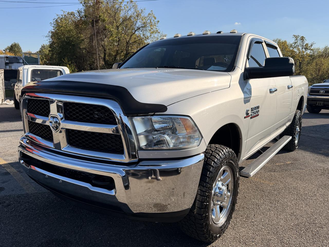 RAM 2500 SLT 4x4 Crew Cab 6'4" Box 2017