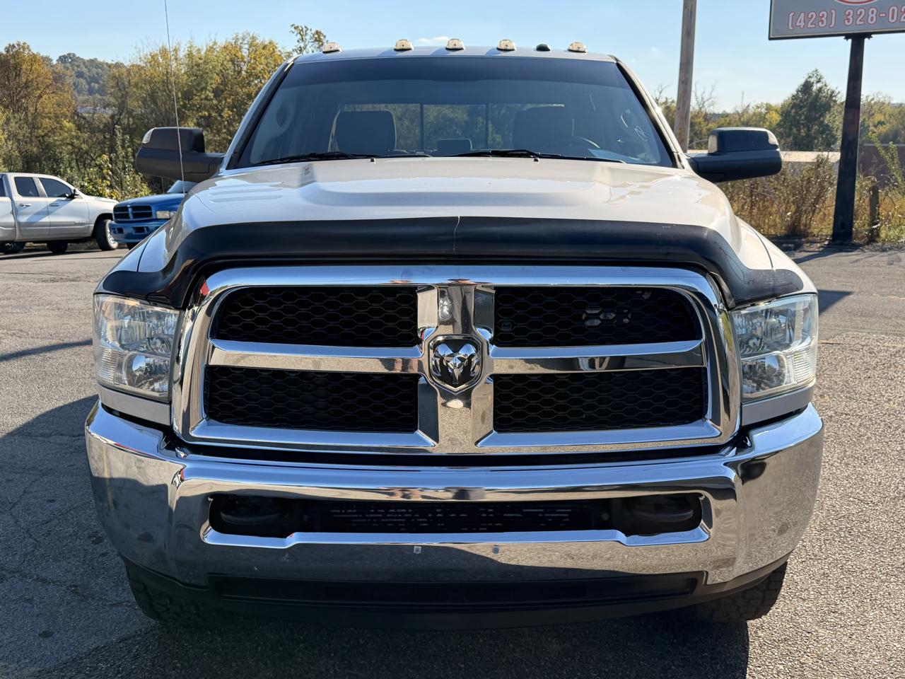 RAM 2500 SLT 4x4 Crew Cab 6'4" Box 2017