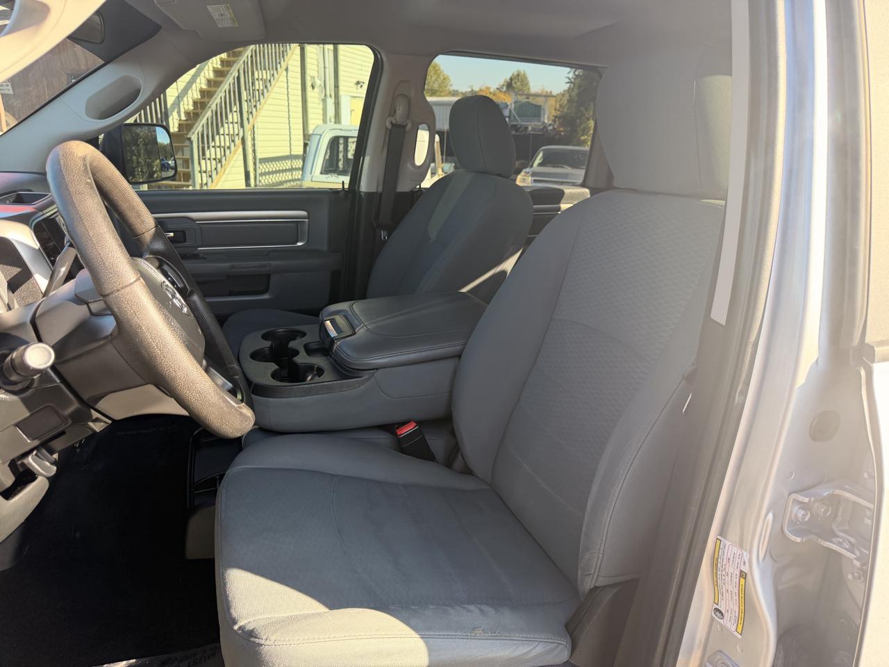 RAM 2500 SLT 4x4 Crew Cab 6'4" Box 2017