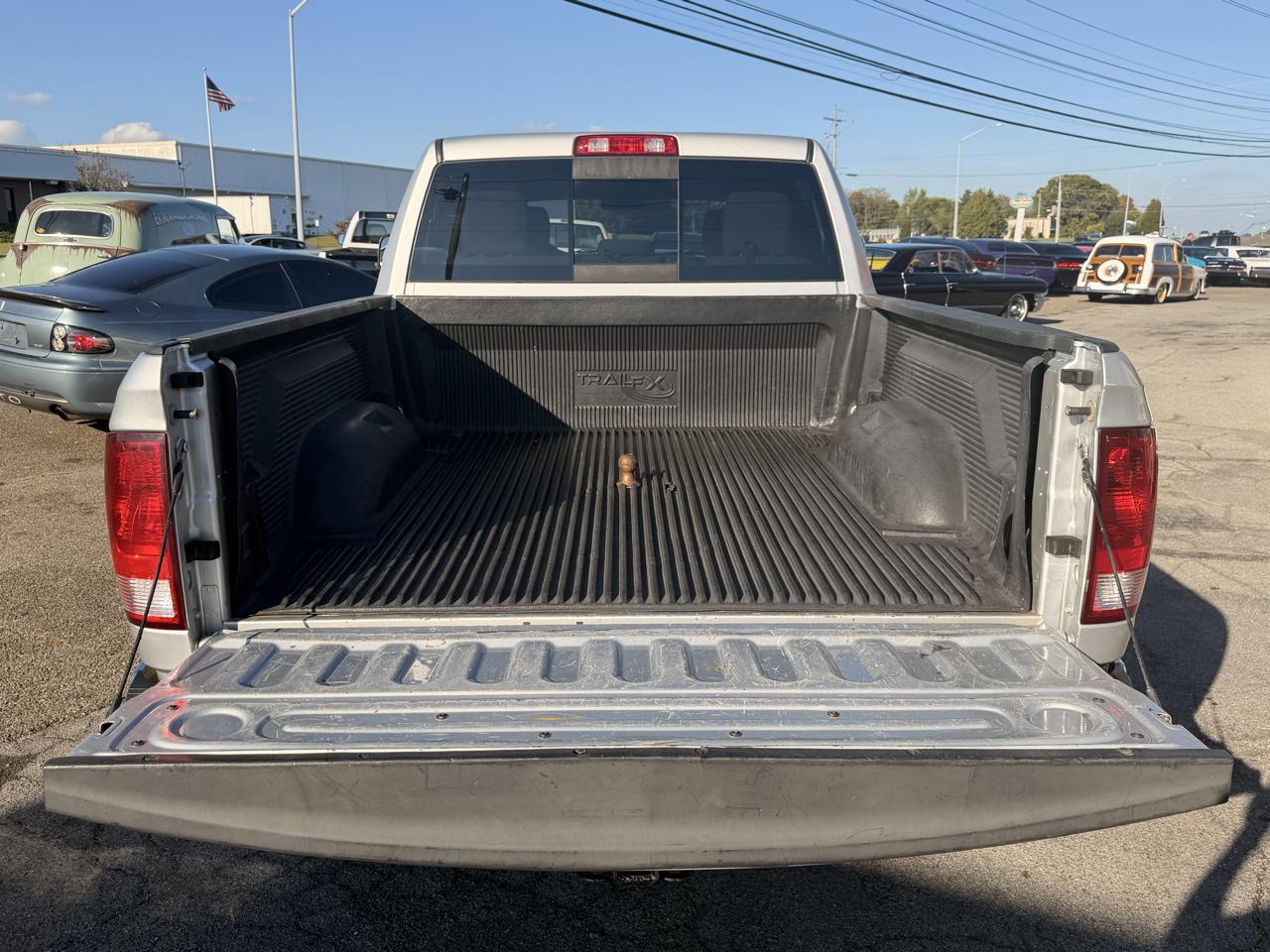 RAM 2500 SLT 4x4 Crew Cab 6'4" Box 2017