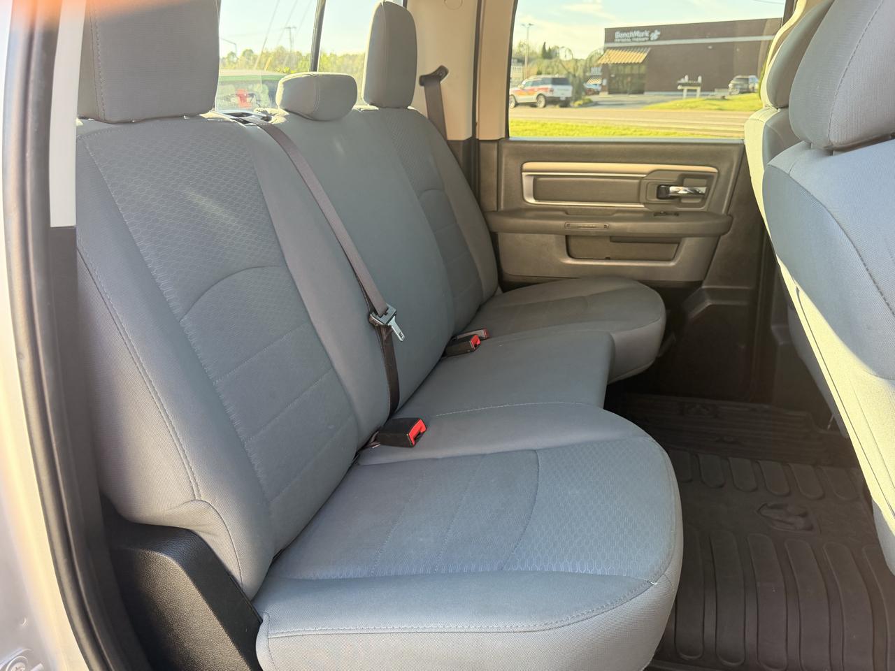 RAM 2500 SLT 4x4 Crew Cab 6'4" Box 2017