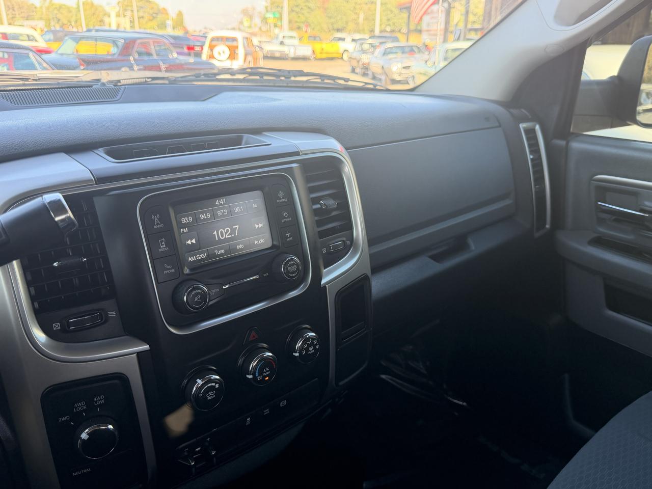 RAM 2500 SLT 4x4 Crew Cab 6'4" Box 2017