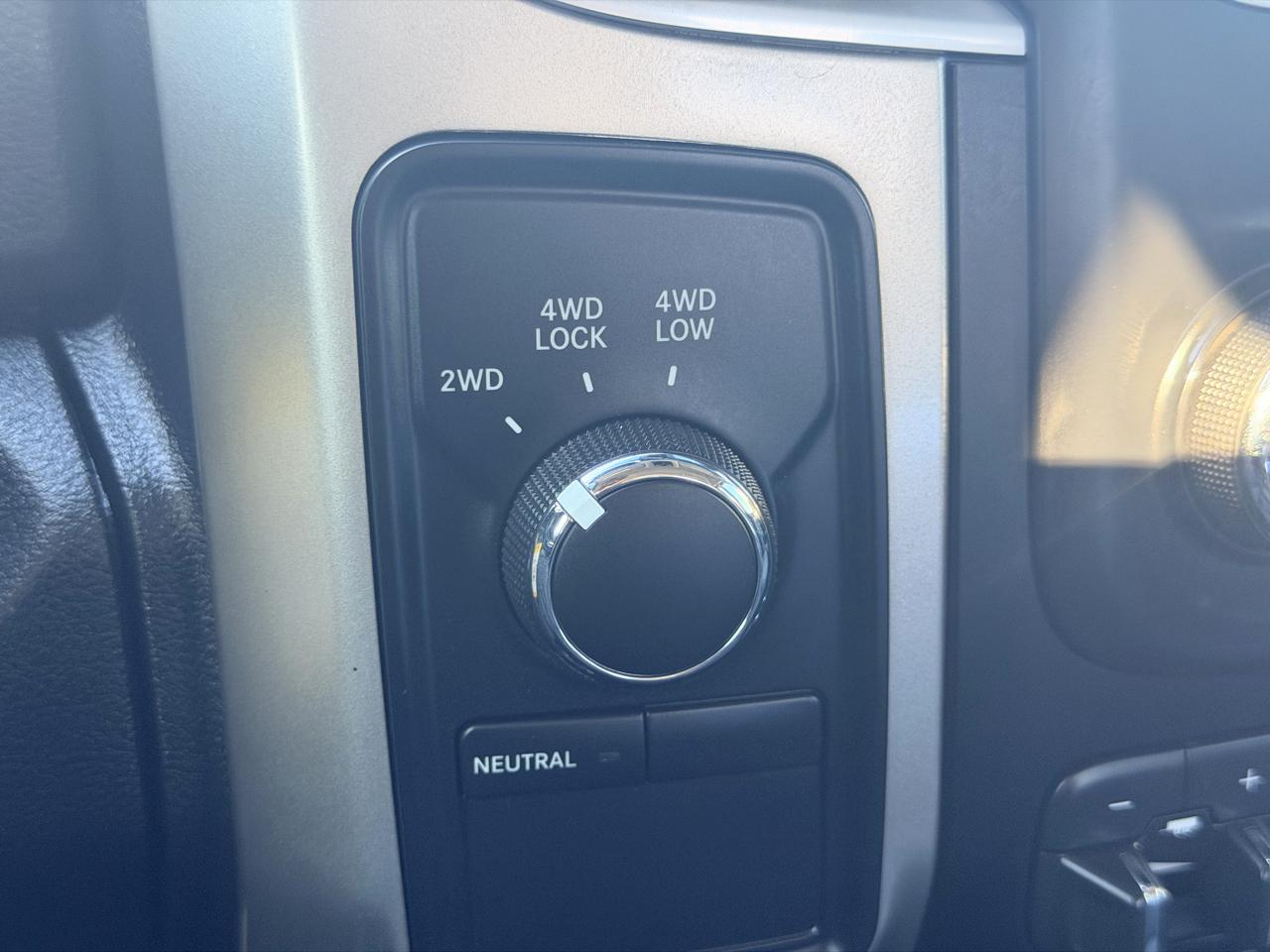 RAM 2500 SLT 4x4 Crew Cab 6'4" Box 2017