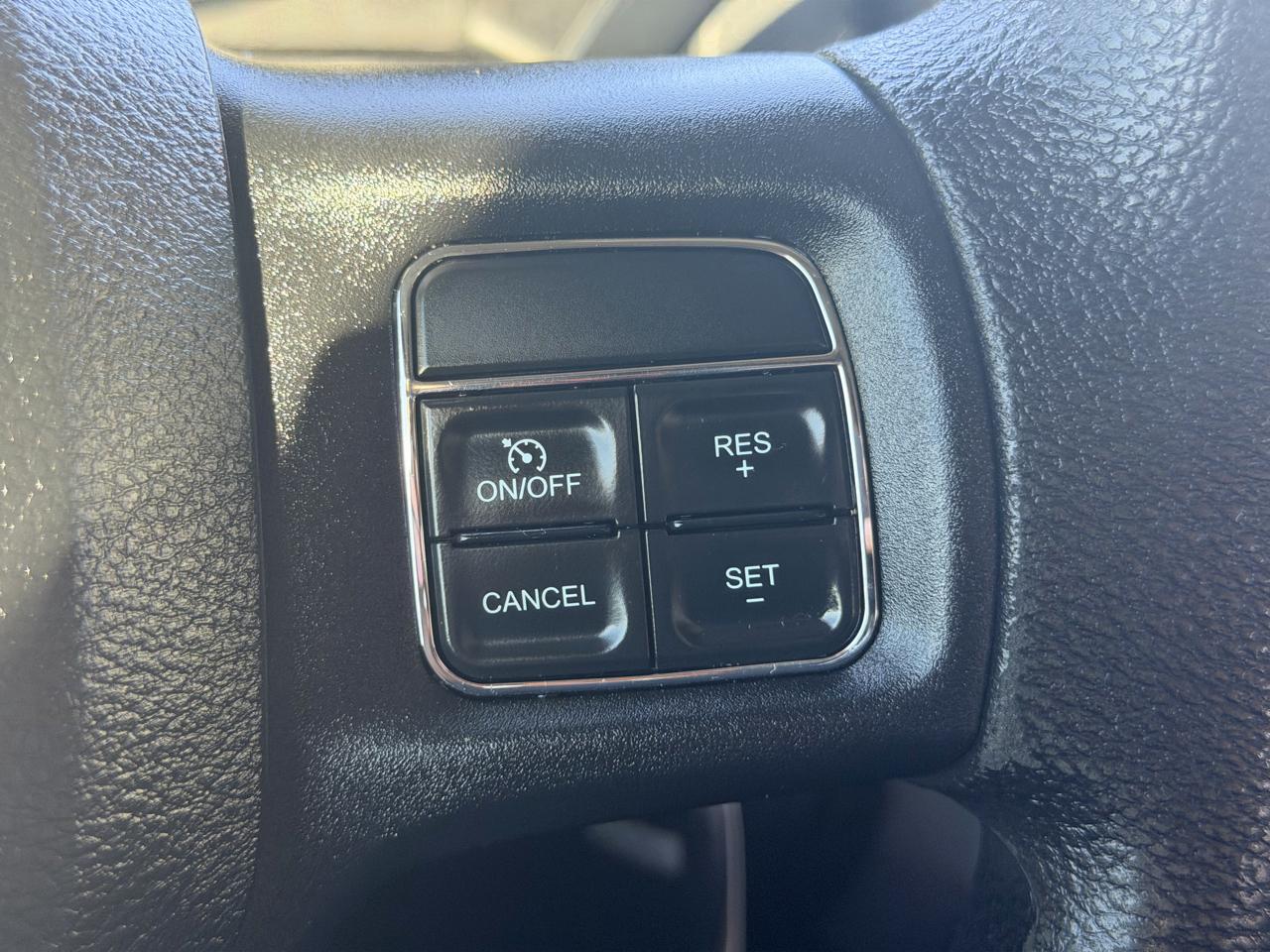 RAM 2500 SLT 4x4 Crew Cab 6'4" Box 2017