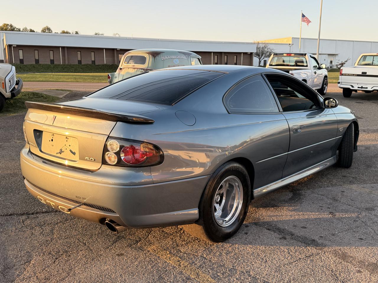 Pontiac GTO 2dr Cpe 2006