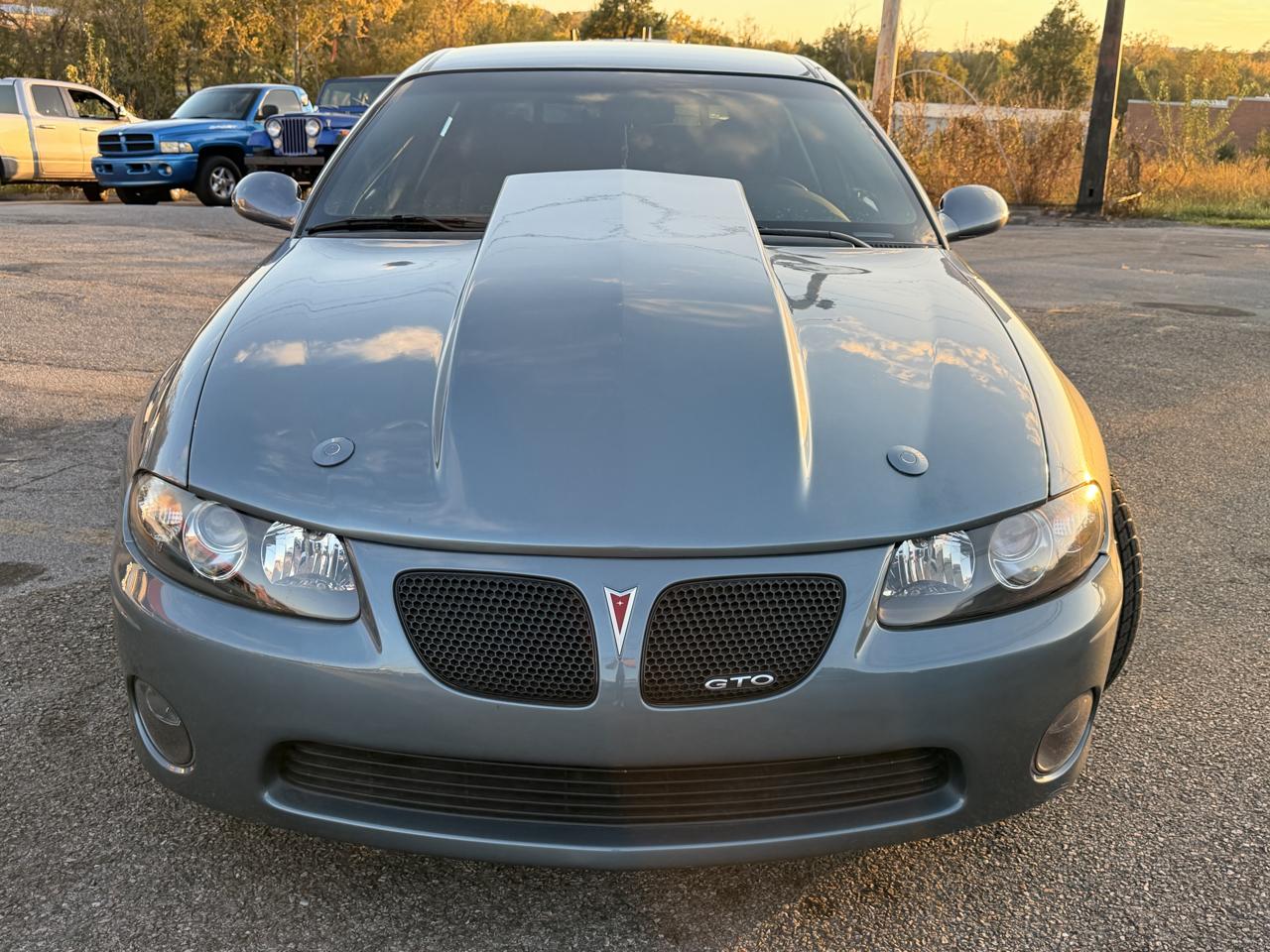 Pontiac GTO 2dr Cpe 2006