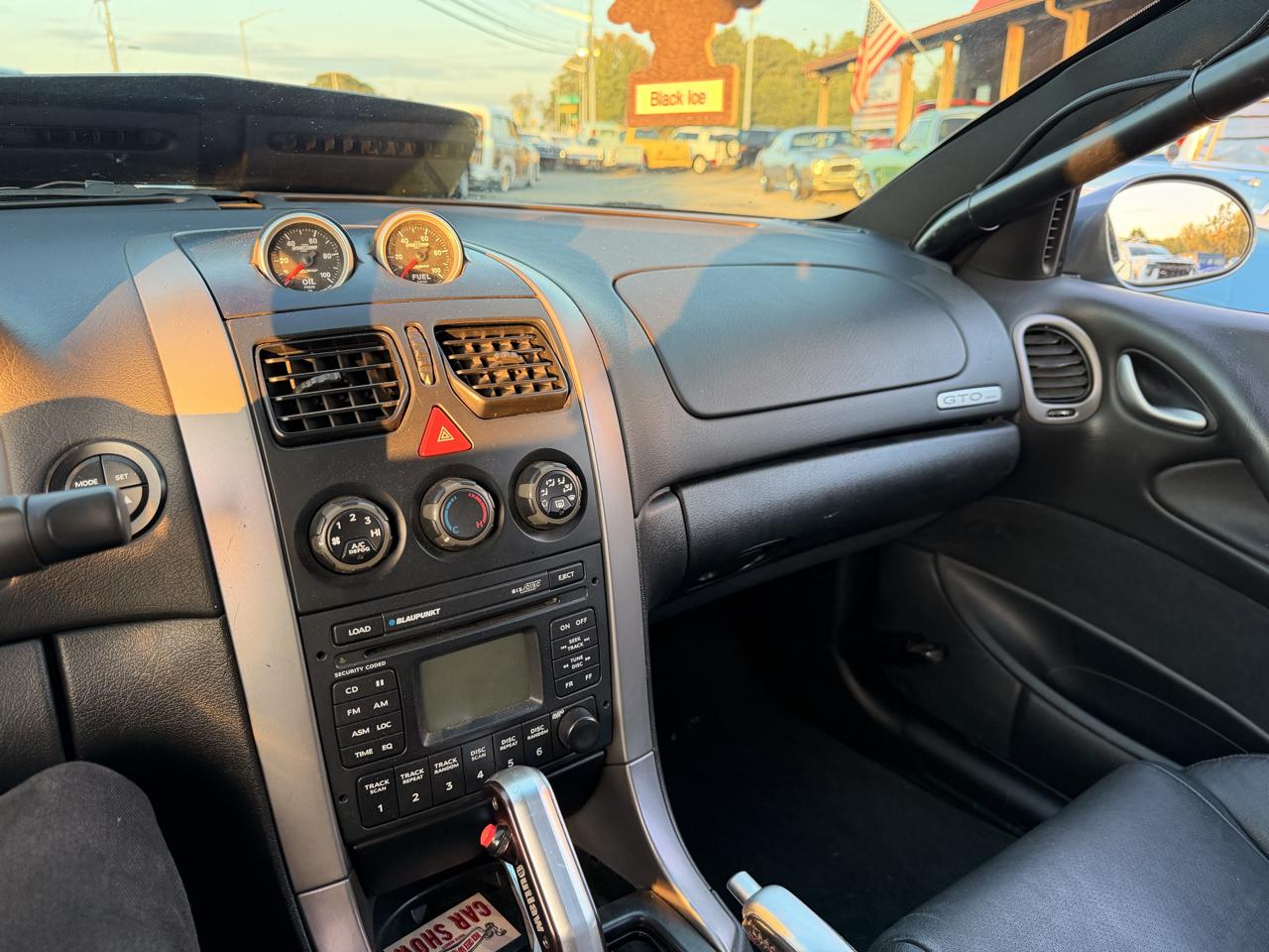 Pontiac GTO 2dr Cpe 2006