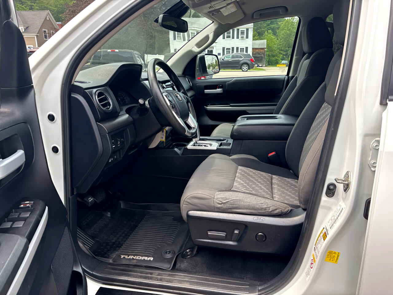 2019 Toyota Tundra SR5 Double Cab photo 9