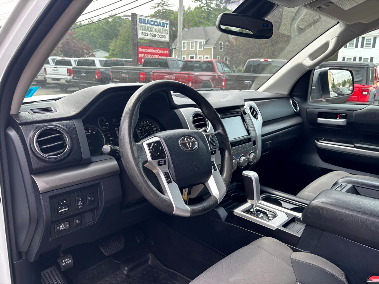 2019 Toyota Tundra SR5 Double Cab photo 10