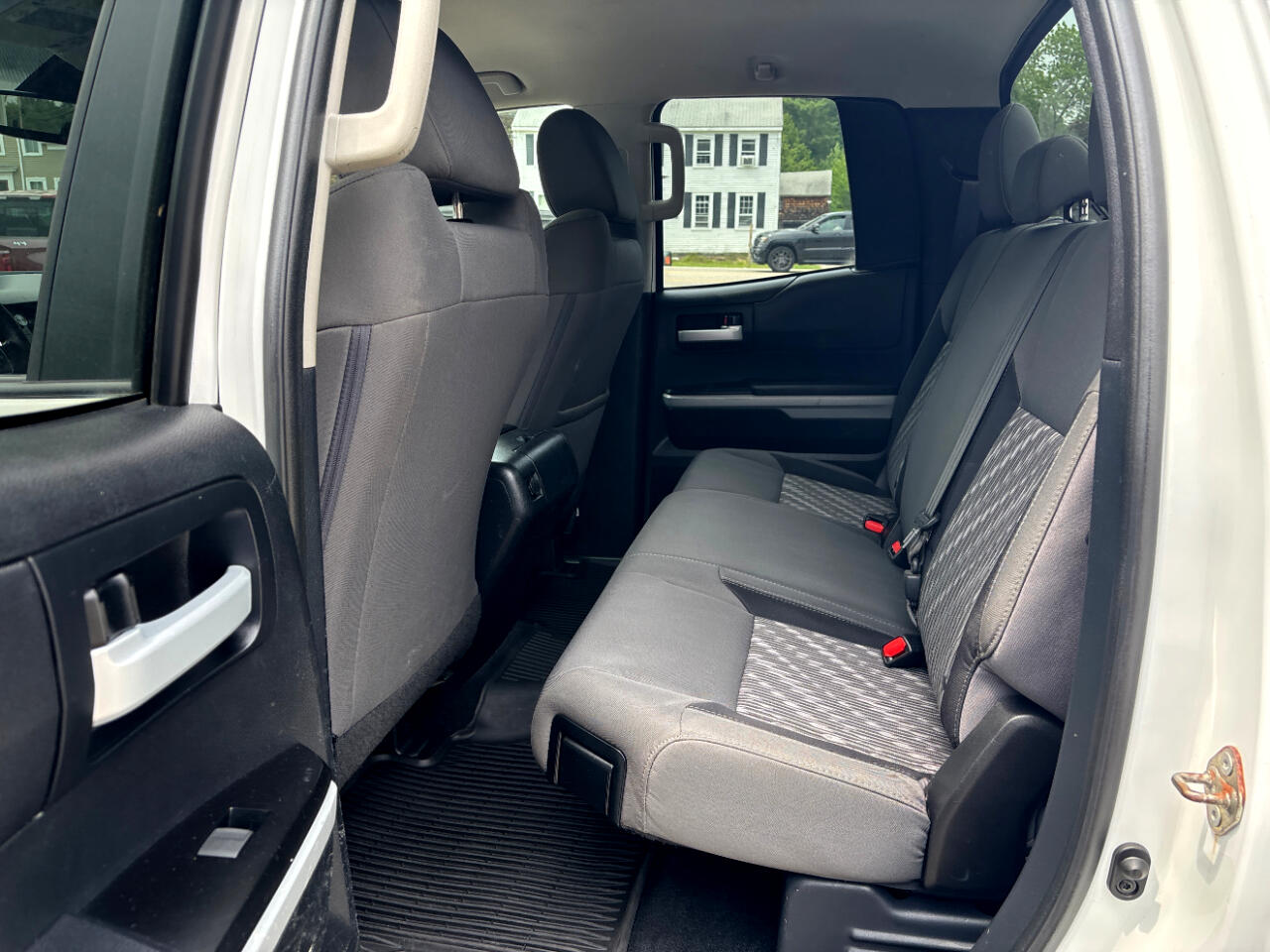 2019 Toyota Tundra SR5 Double Cab photo 11