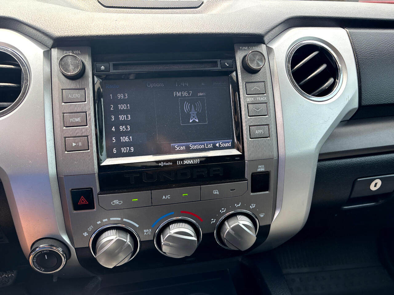 2019 Toyota Tundra SR5 Double Cab photo 19