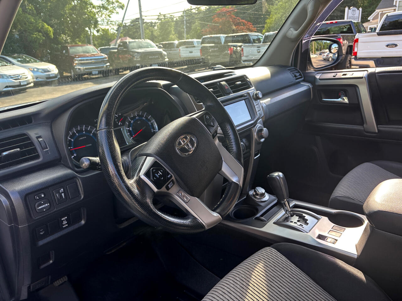 2015 Toyota 4Runner SR5 4WD photo 10