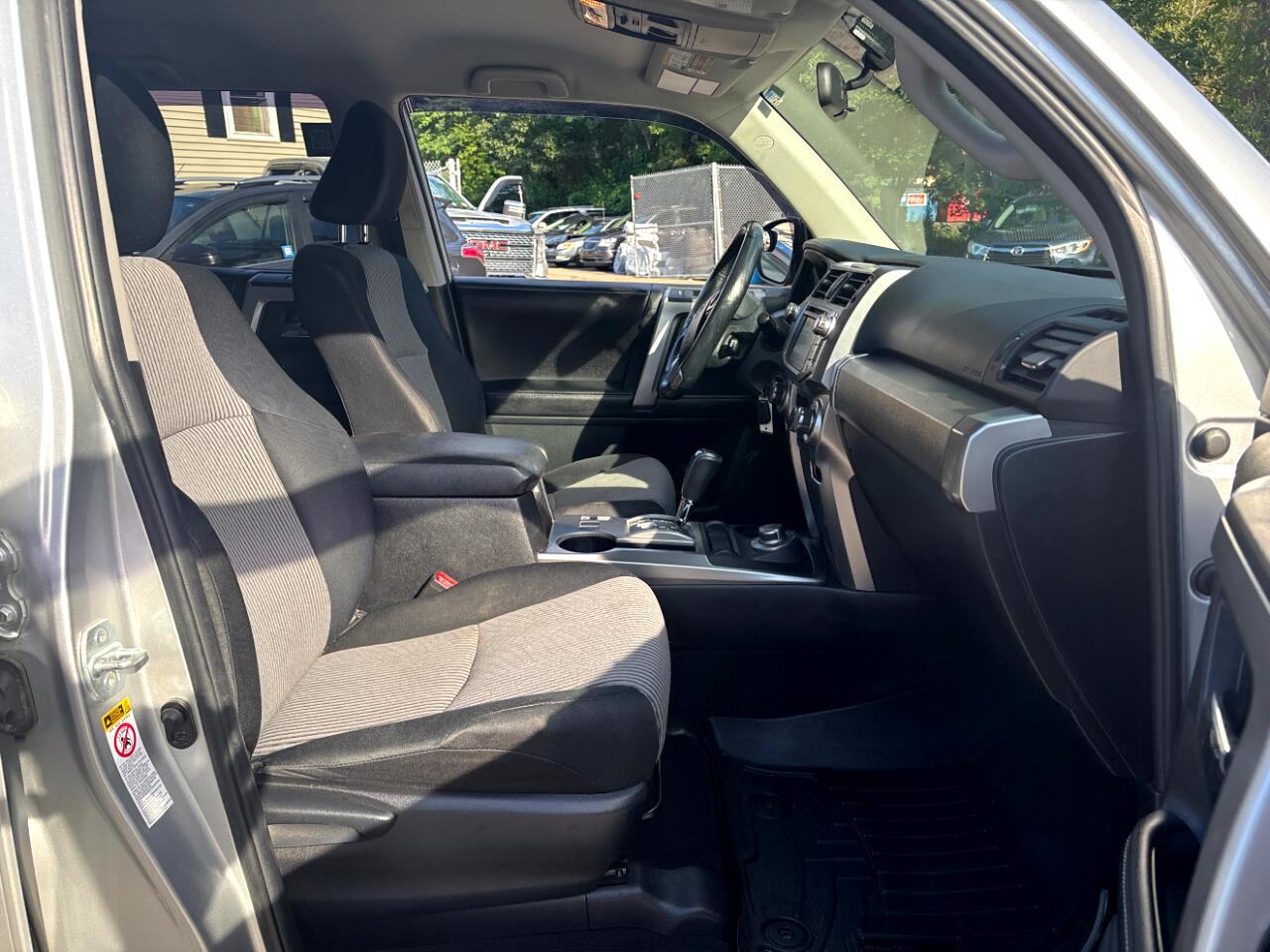 2015 Toyota 4Runner SR5 4WD photo 14