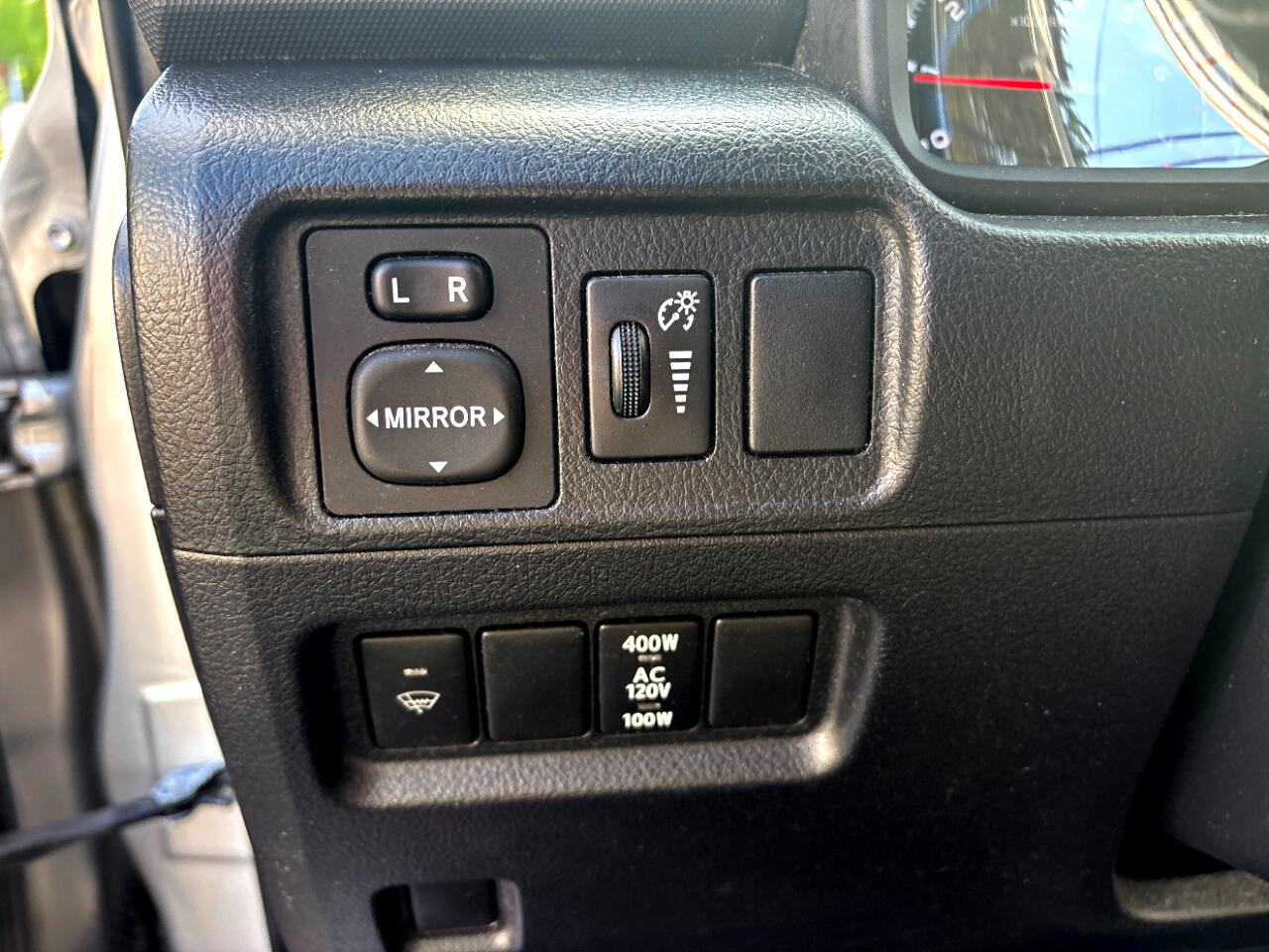2015 Toyota 4Runner SR5 4WD photo 17