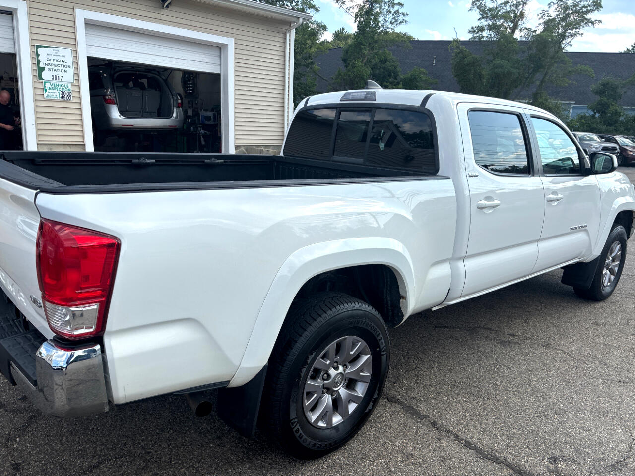 Toyota Tacoma SR5 Double Cab Super Long Bed V6 6AT 4WD 2017 Toyota Tacoma SR5 Double Cab Super Long Bed V6 6AT 4WD 2017