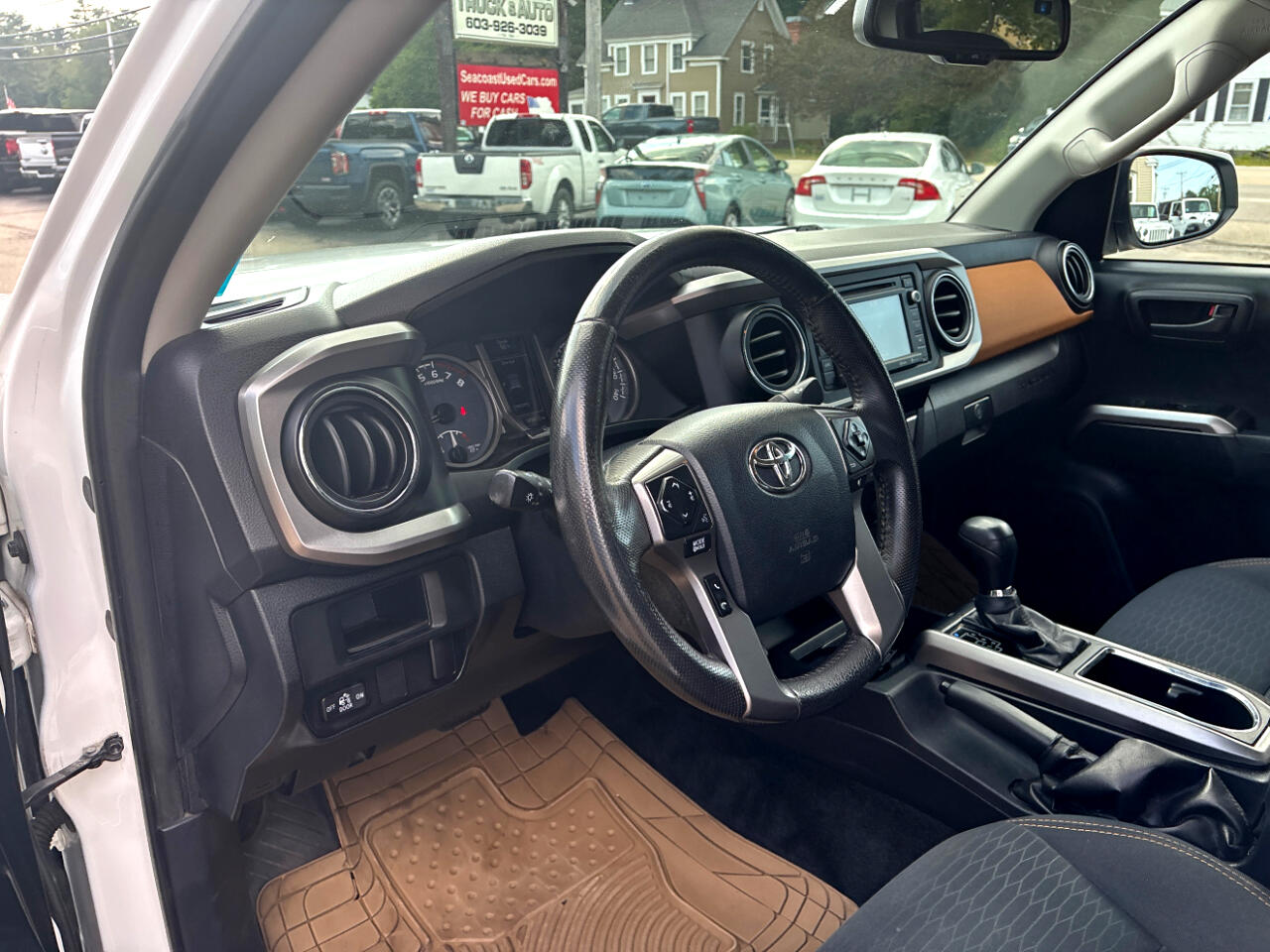 Toyota Tacoma SR5 Double Cab Super Long Bed V6 6AT 4WD 2017 Toyota Tacoma SR5 Double Cab Super Long Bed V6 6AT 4WD 2017