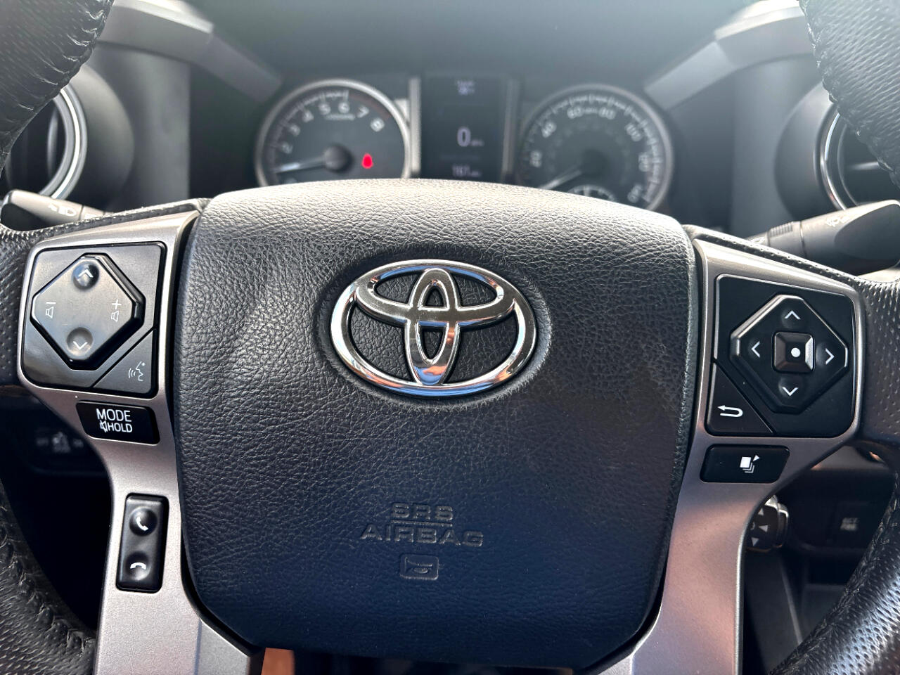 Toyota Tacoma SR5 Double Cab Super Long Bed V6 6AT 4WD 2017 Toyota Tacoma SR5 Double Cab Super Long Bed V6 6AT 4WD 2017