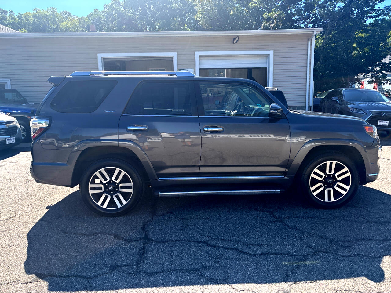 2016 Toyota 4Runner Limited 4WD V6 photo 6