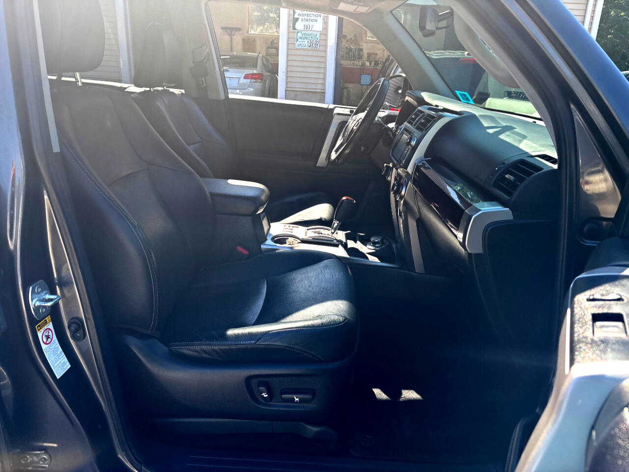 2016 Toyota 4Runner Limited 4WD V6 photo 14