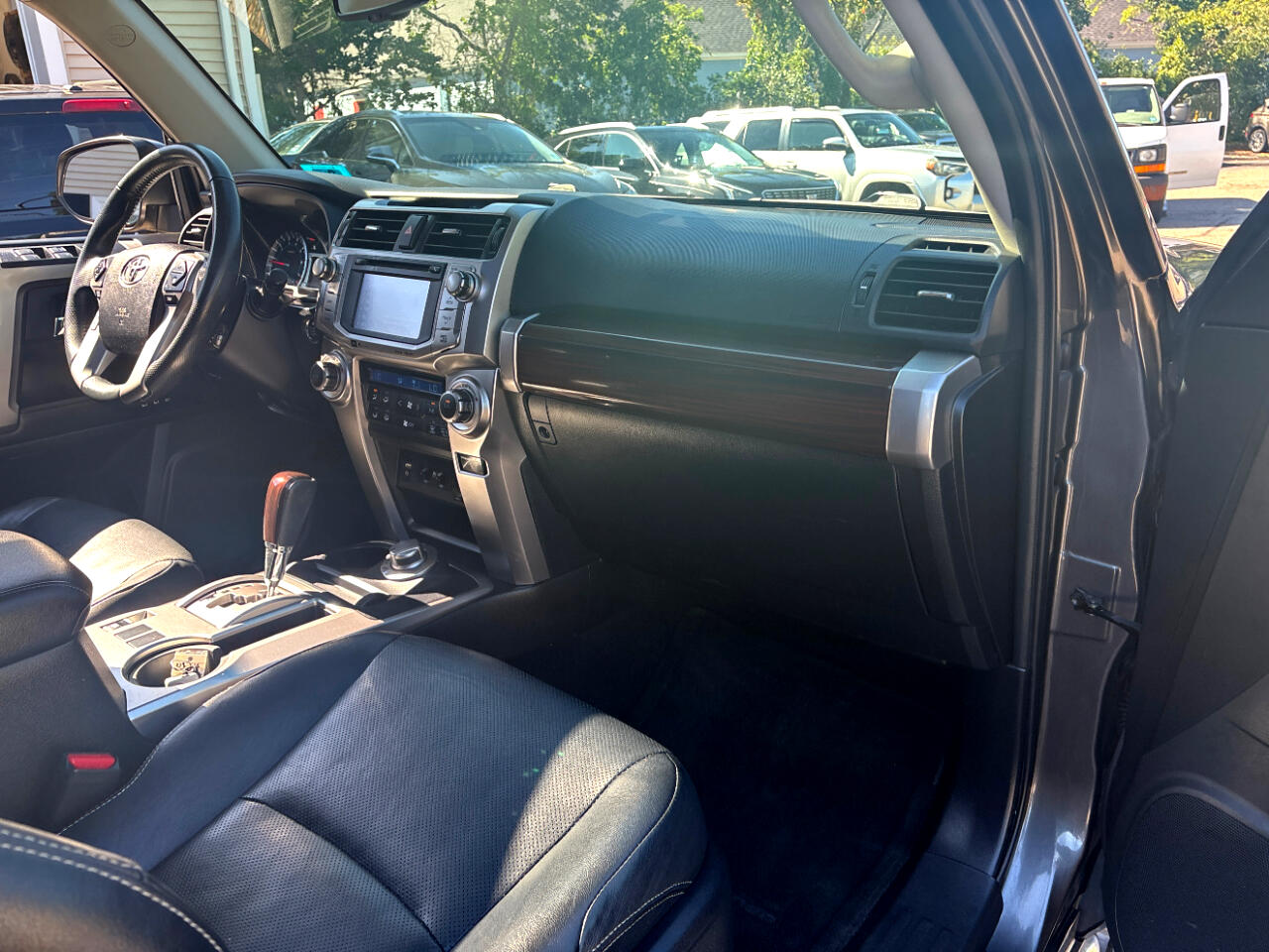 2016 Toyota 4Runner Limited 4WD V6 photo 15