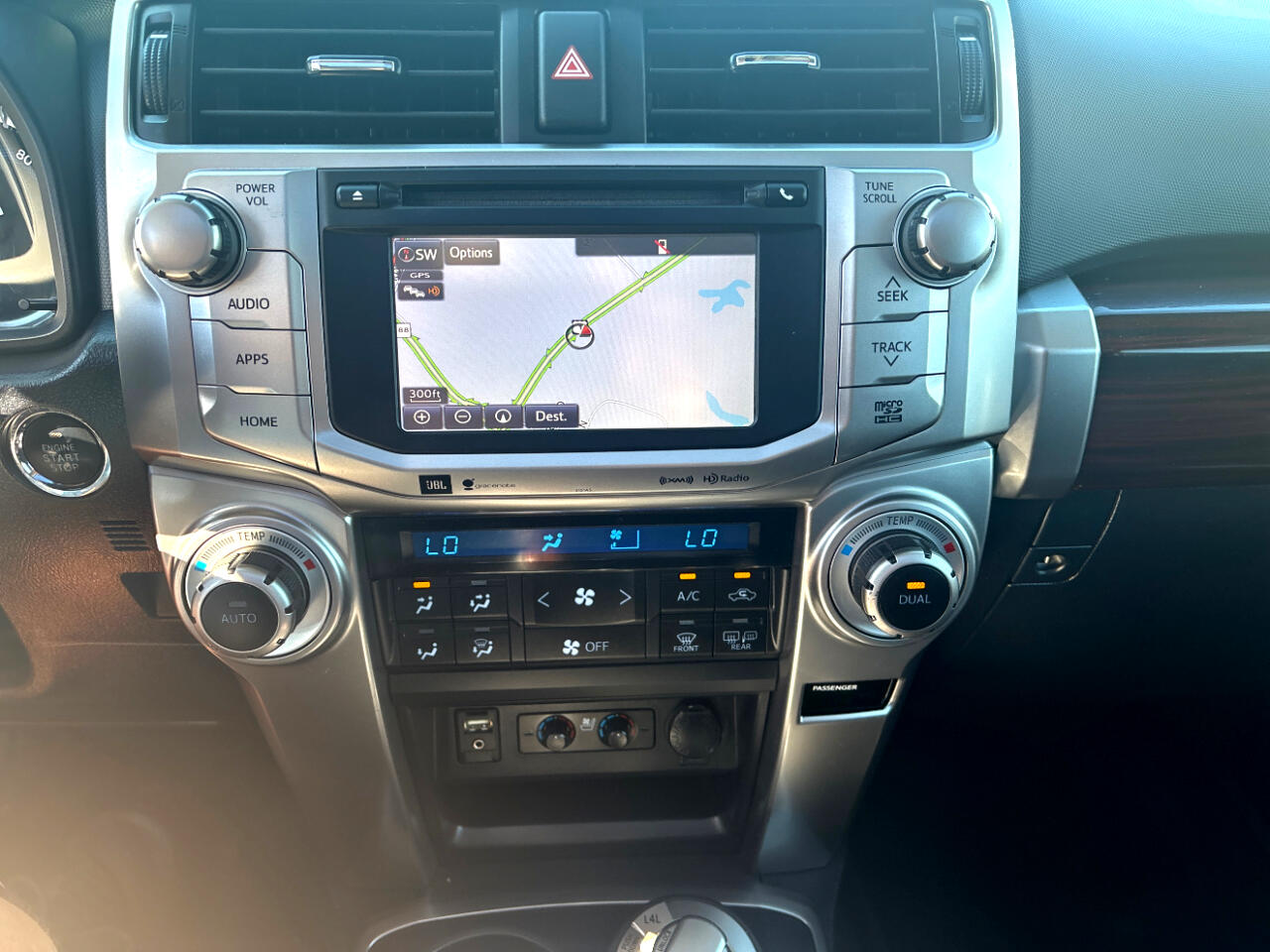 2016 Toyota 4Runner Limited 4WD V6 photo 20