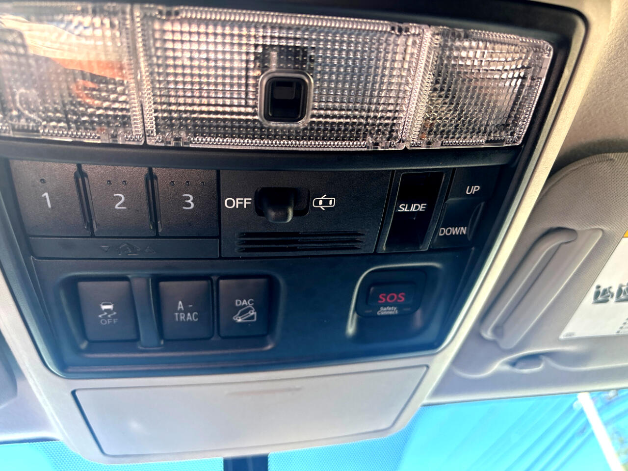 2016 Toyota 4Runner Limited 4WD V6 photo 22