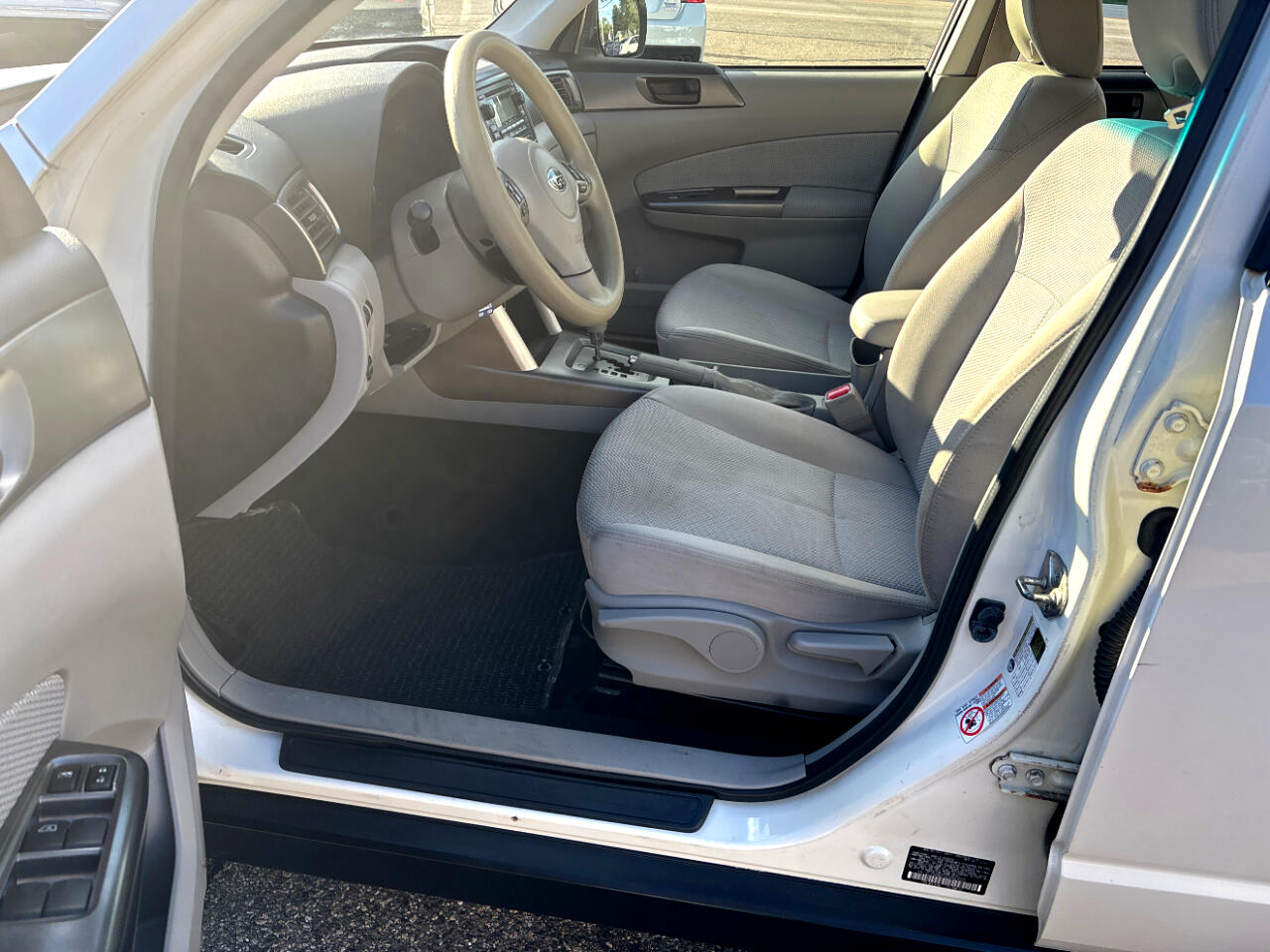 2013 Subaru Forester 2.5X photo 8