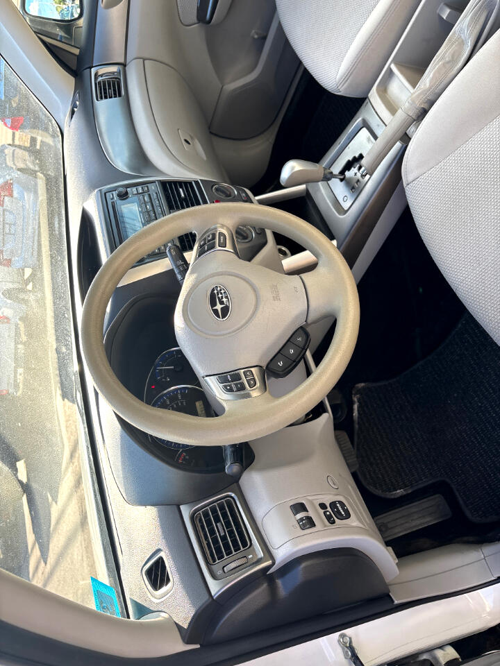 2013 Subaru Forester 2.5X photo 9