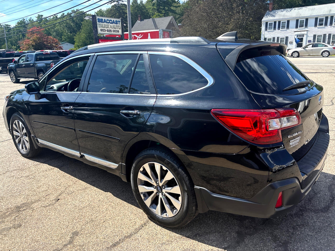 2018 Subaru Outback Touring photo 3