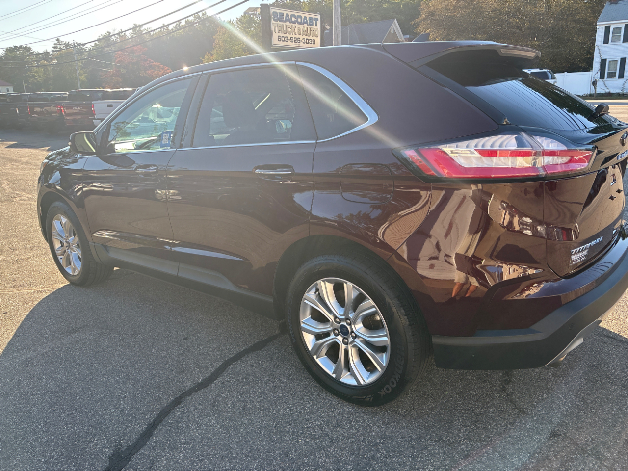 2021 Ford Edge Titanium photo 2