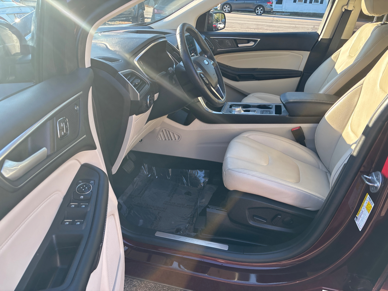 2021 Ford Edge Titanium photo 4