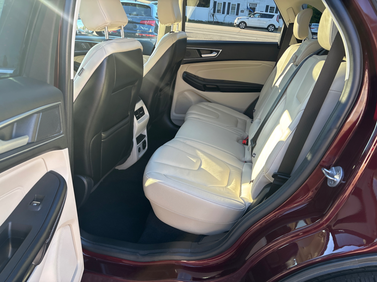 2021 Ford Edge Titanium photo 7