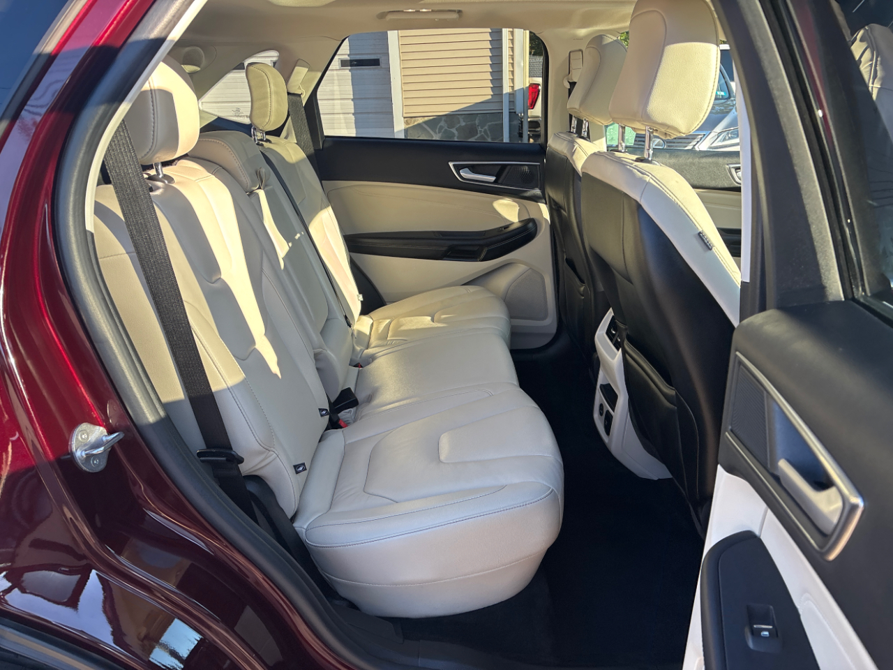 2021 Ford Edge Titanium photo 9