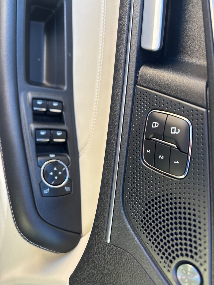 2021 Ford Edge Titanium photo 12
