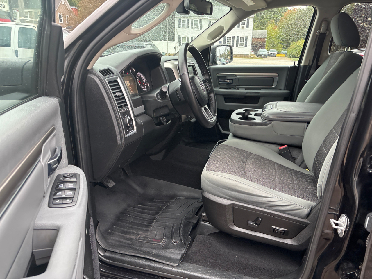 2018 Ram 1500 SLT photo 2