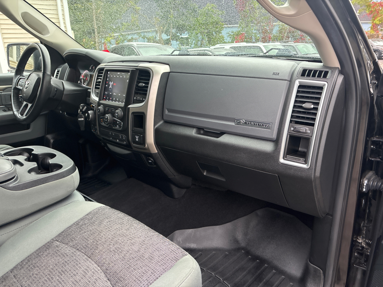 2018 Ram 1500 SLT photo 7