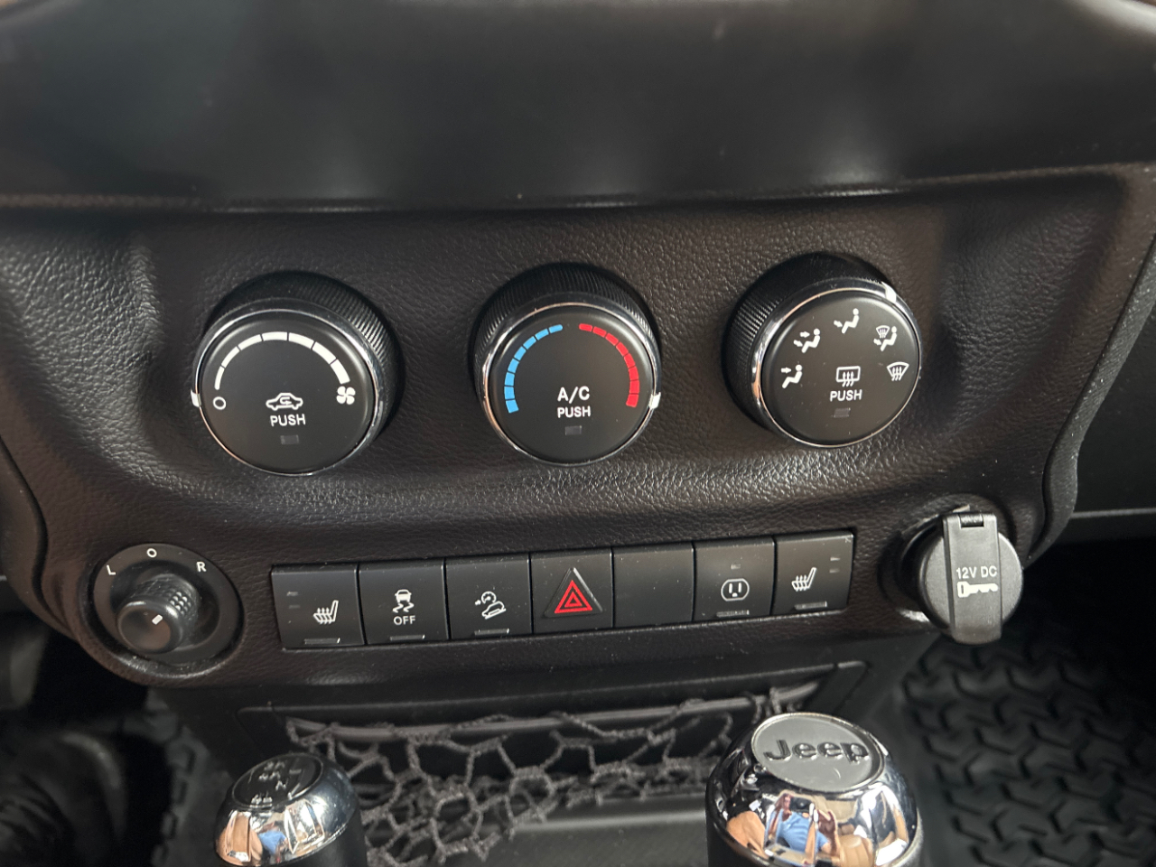 2017 Jeep Wrangler Anniversary Edition photo 12