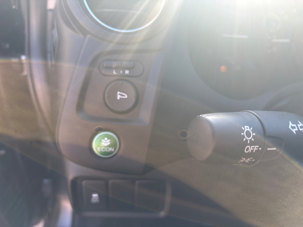 2014 Honda Insight LX photo 11