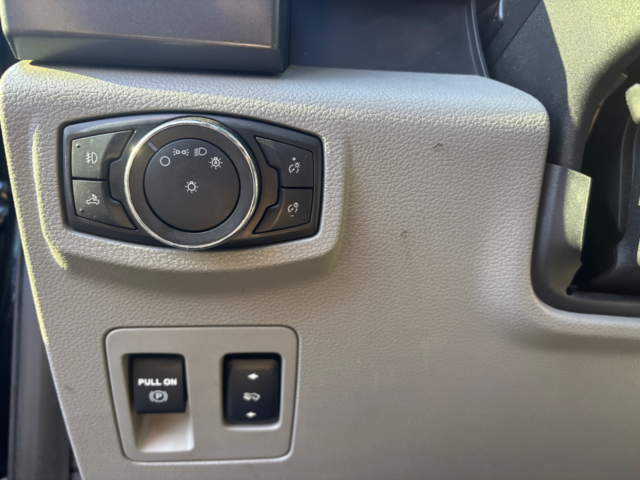 Ford F-150 XLT SuperCrew 5.5-ft. Bed 4WD 2018 Ford F-150 XLT SuperCrew 5.5-ft. Bed 4WD 2018