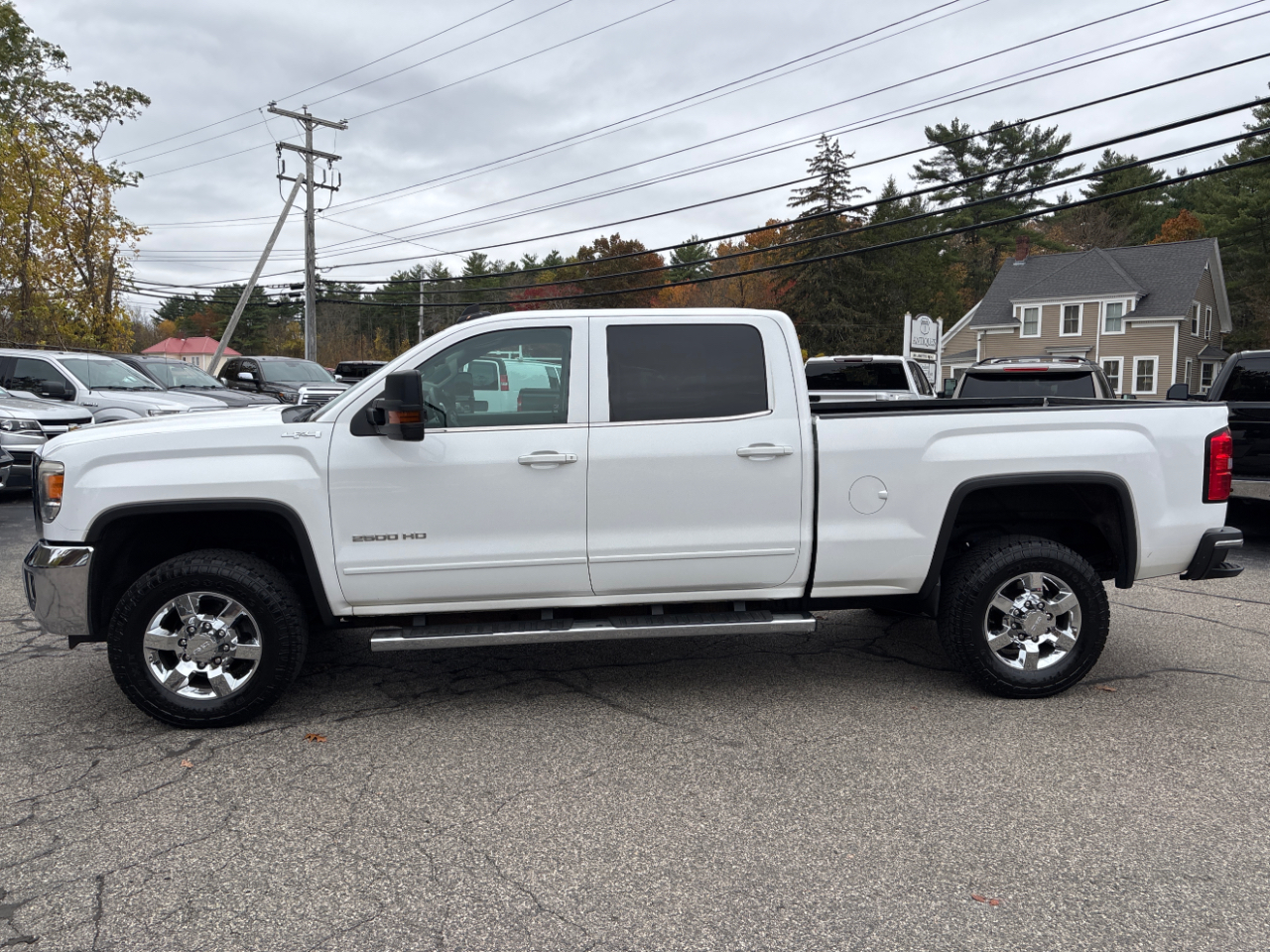 GMC Sierra 2500HD SLE Crew Cab 4WD 2015 GMC Sierra 2500HD SLE Crew Cab 4WD 2015