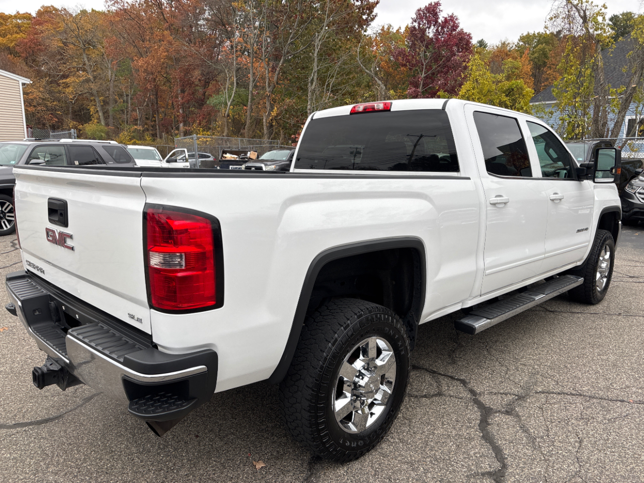 GMC Sierra 2500HD SLE Crew Cab 4WD 2015 GMC Sierra 2500HD SLE Crew Cab 4WD 2015