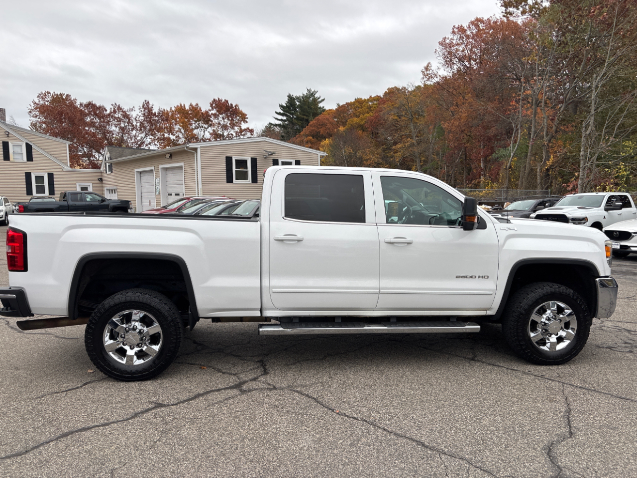 GMC Sierra 2500HD SLE Crew Cab 4WD 2015 GMC Sierra 2500HD SLE Crew Cab 4WD 2015