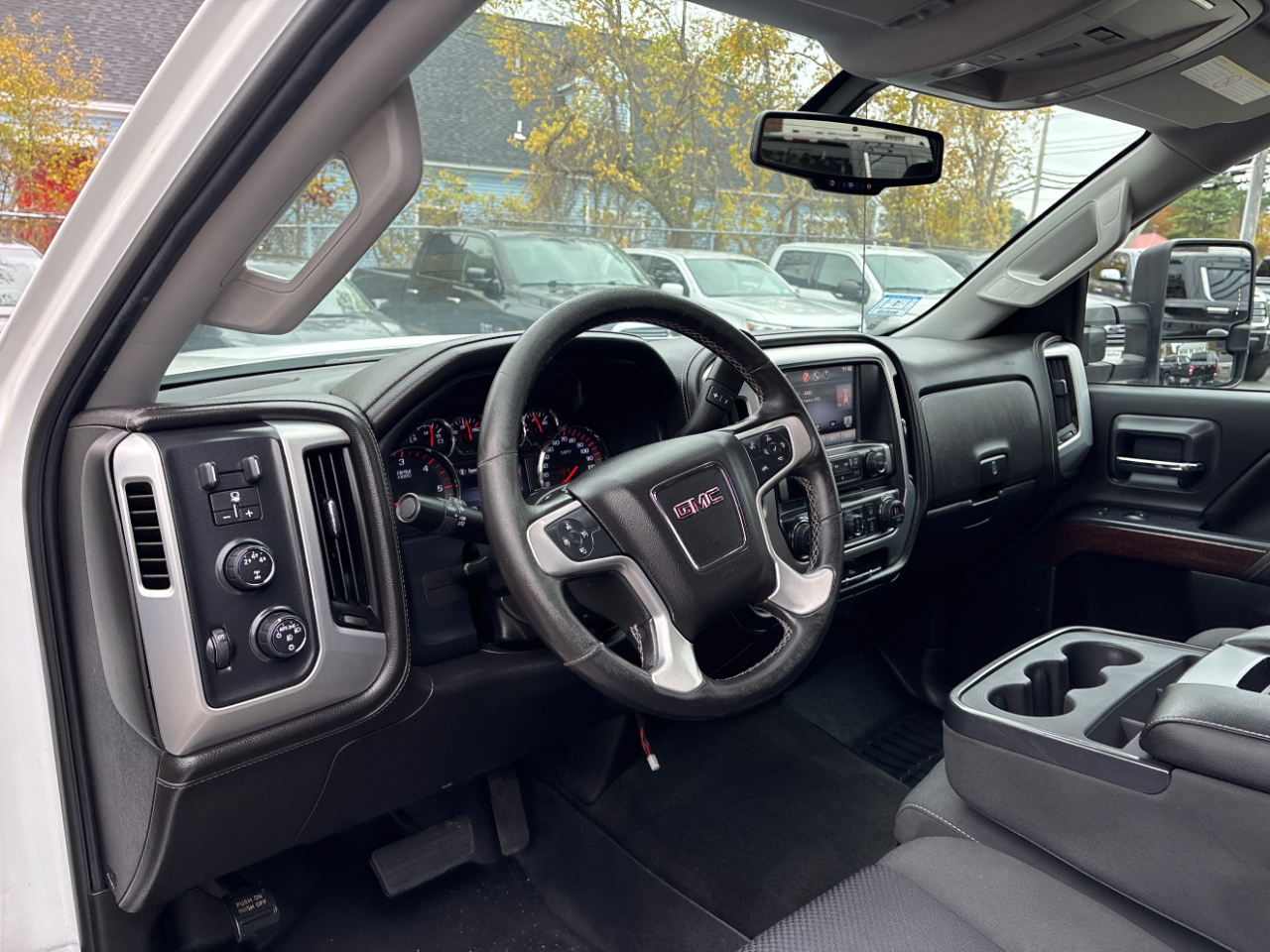 GMC Sierra 2500HD SLE Crew Cab 4WD 2015 GMC Sierra 2500HD SLE Crew Cab 4WD 2015