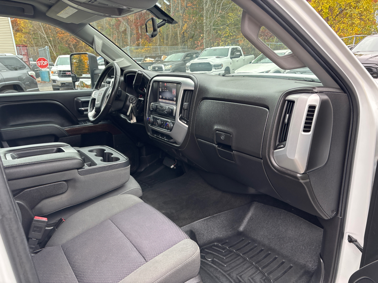 GMC Sierra 2500HD SLE Crew Cab 4WD 2015 GMC Sierra 2500HD SLE Crew Cab 4WD 2015