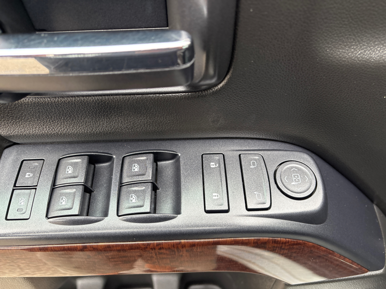 GMC Sierra 2500HD SLE Crew Cab 4WD 2015 GMC Sierra 2500HD SLE Crew Cab 4WD 2015