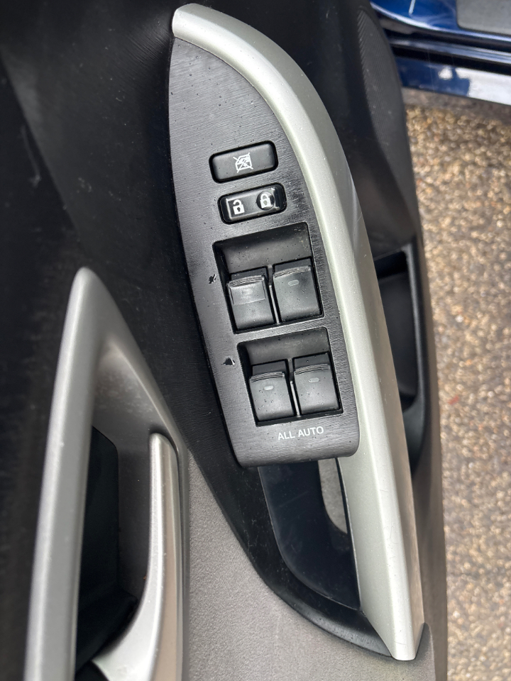 Toyota Prius 5dr HB Three (Natl) 2015 Toyota Prius 5dr HB Three (Natl) 2015