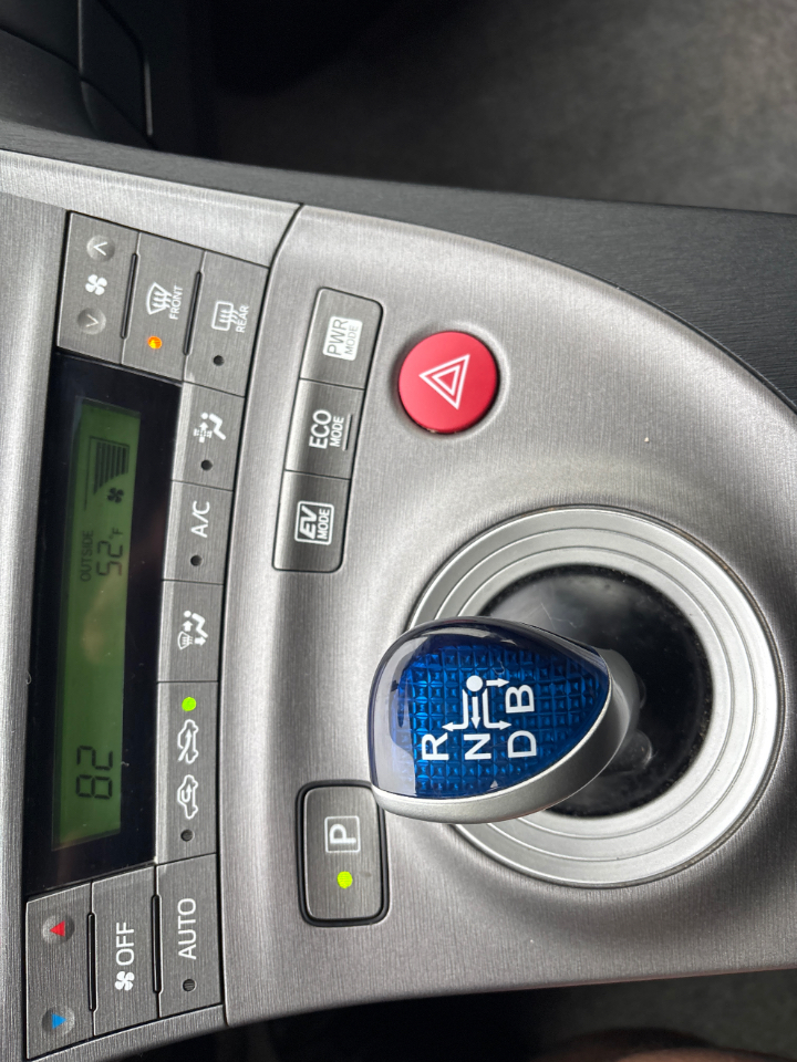 Toyota Prius 5dr HB Three (Natl) 2015 Toyota Prius 5dr HB Three (Natl) 2015