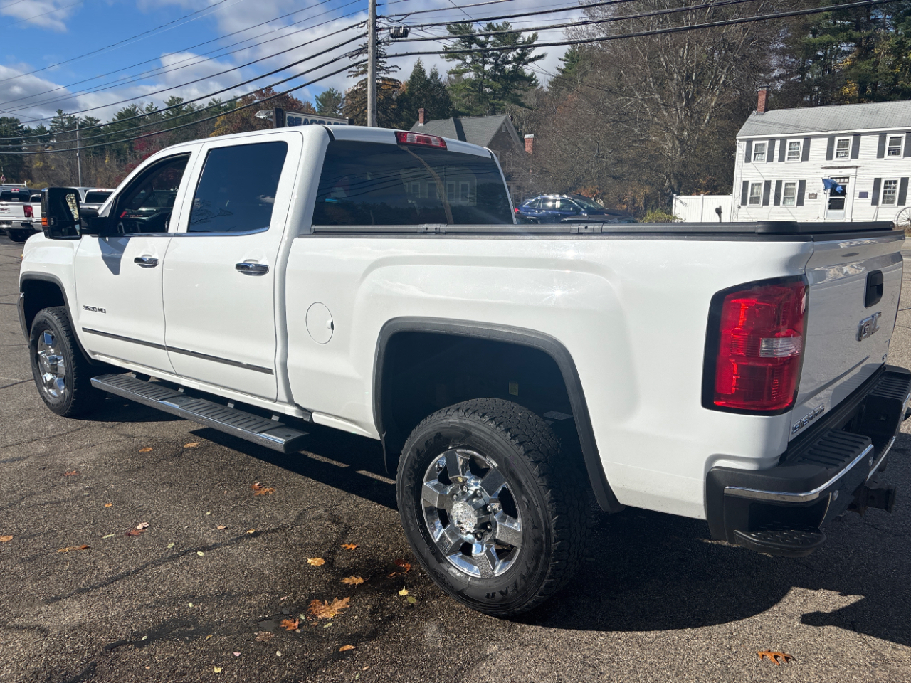 GMC Sierra 3500HD SLT Crew Cab 4WD 2018 GMC Sierra 3500HD SLT Crew Cab 4WD 2018