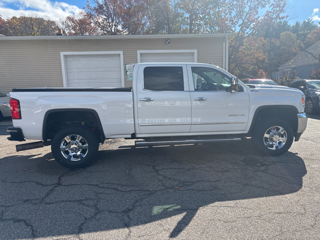 GMC Sierra 3500HD SLT Crew Cab 4WD 2018 GMC Sierra 3500HD SLT Crew Cab 4WD 2018